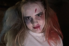 Schaurig-schoen-geschminkte-Schuelerinnen-und-Schueler-3