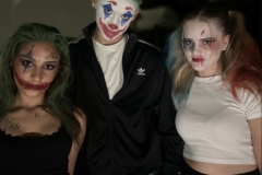 Schaurig-schoen-geschminkte-Schuelerinnen-und-Schueler-4