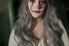 Schaurig-schoen-geschminkte-Schuelerinnen-und-Schueler-5