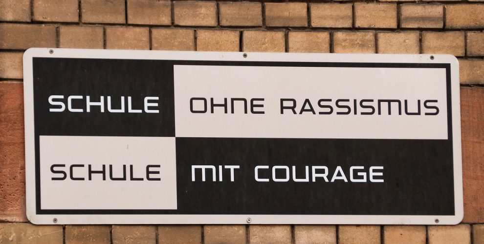 Digitaler Vortrag: "Schule ohne Rassismus - Schule mit Courage"